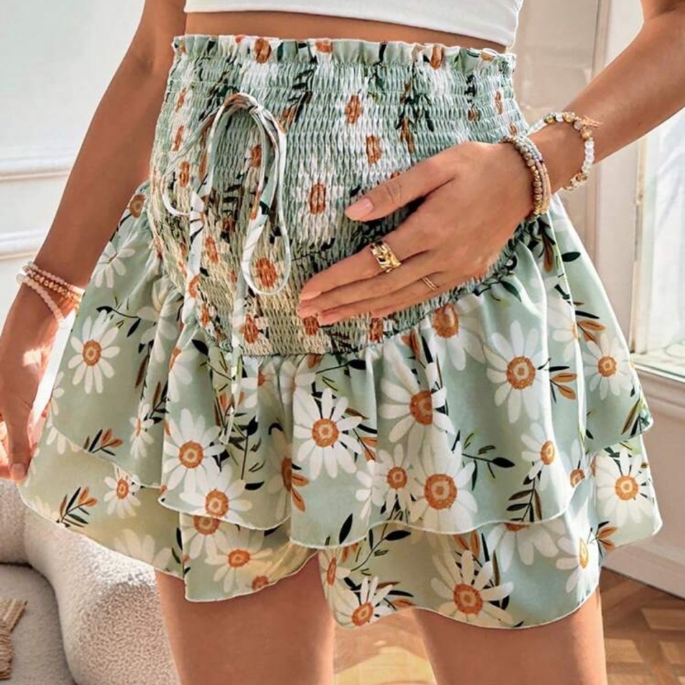 NWOT SHEIN Maternity Tiered Green Floral Skort